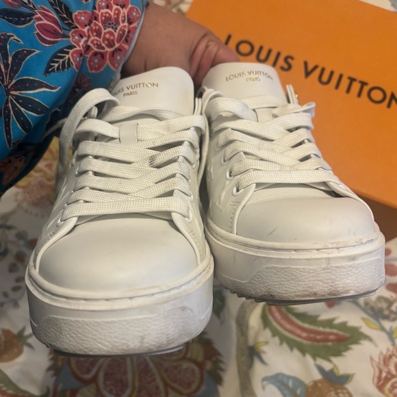 Authentic Louis Vuitton White Time Out Debossed Logo Sneakers 37 1/2 (7.5) - Picture 7 of 11